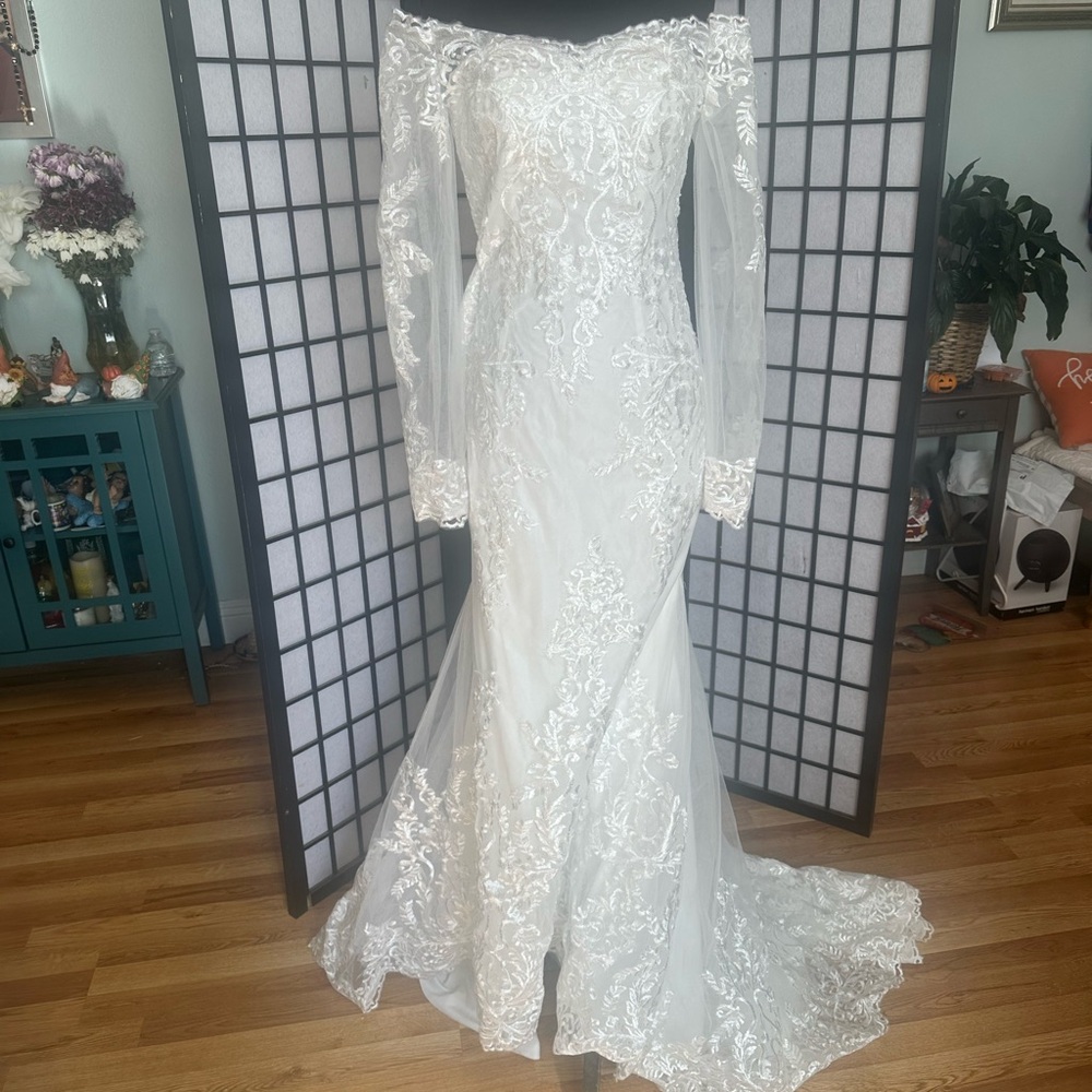 Elegant White Lace Off-Shoulder Gown